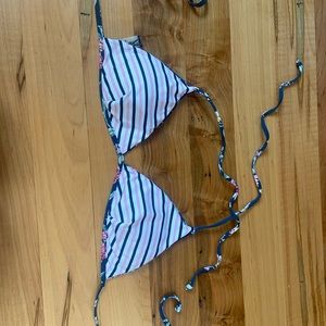 Pacsun brand: Amor y Besos irreversible floral bikini top